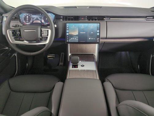 2025 Land Rover Range Rover P530 SE