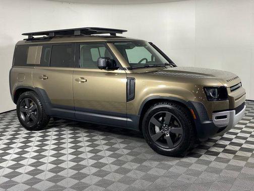 2025 Land Rover Defender 110 P300