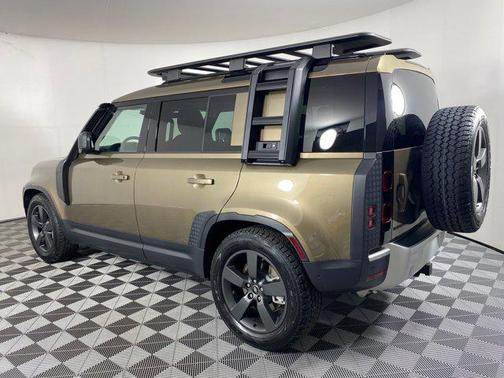 2025 Land Rover Defender 110 P300