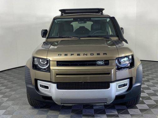 2025 Land Rover Defender 110 P300