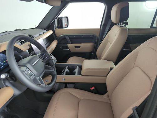 2025 Land Rover Defender 110 P300