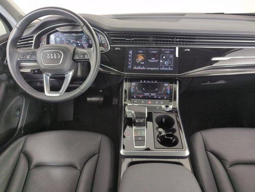 2022 Audi Q7 45 Premium Plus