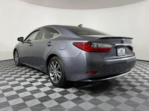 2016 Lexus ES 300h Base