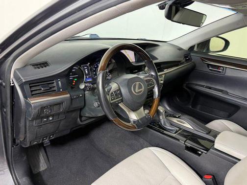 2016 Lexus ES 300h Base