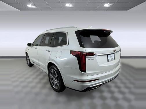 Crystal White Tricoat 2020 Cadillac XT6 Premium Luxury FWD