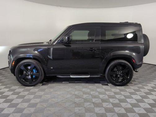 2022 Land Rover Defender V8