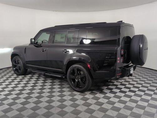 2026 Land Rover Defender V8