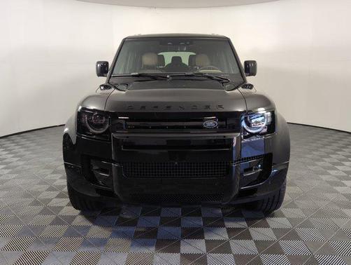 2026 Land Rover Defender V8