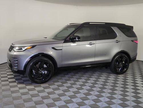 2025 Land Rover Discovery P300 Dynamic SE