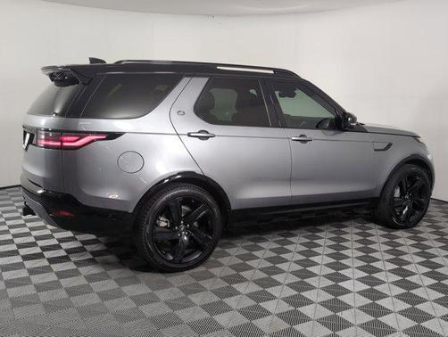 2025 Land Rover Discovery P300 Dynamic SE