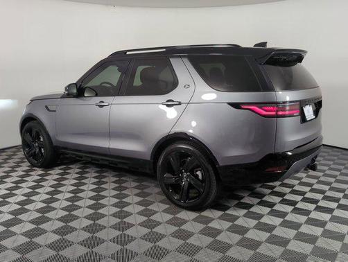 2025 Land Rover Discovery P300 Dynamic SE