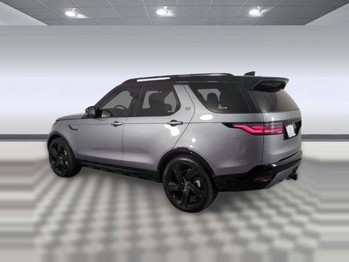 2025 Land Rover Discovery P300 Dynamic SE