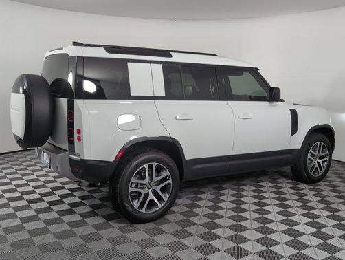 2025 Land Rover Defender 110 P400 S