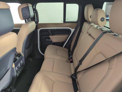 2025 Land Rover Defender 110 P400 S