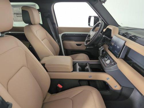 2025 Land Rover Defender 110 P400 S