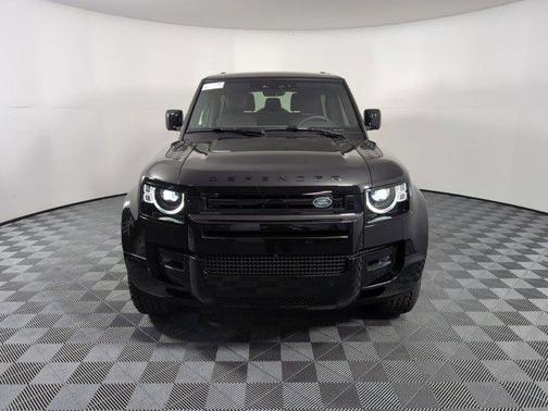 2025 Land Rover Defender 90 P400 X-Dynamic SE