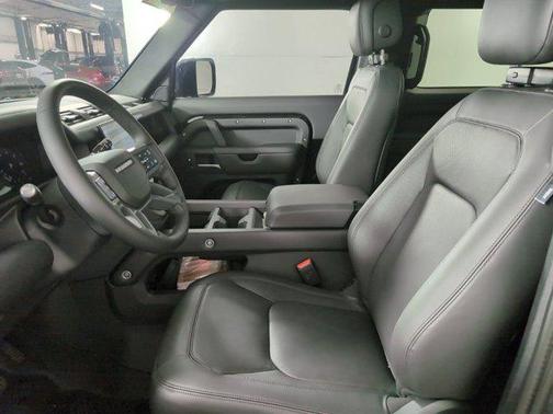 2025 Land Rover Defender 90 P400 X-Dynamic SE