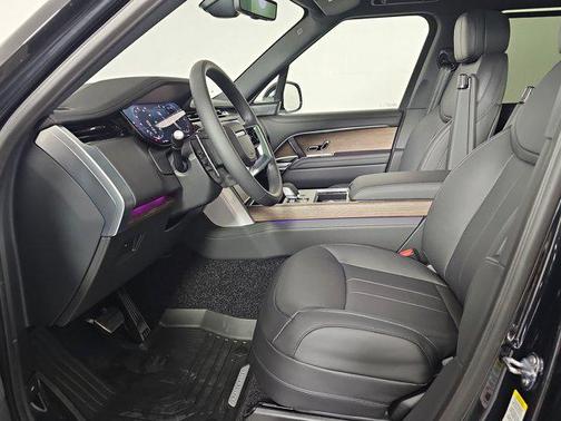 2025 Land Rover Range Rover P400 SE 7 Seat
