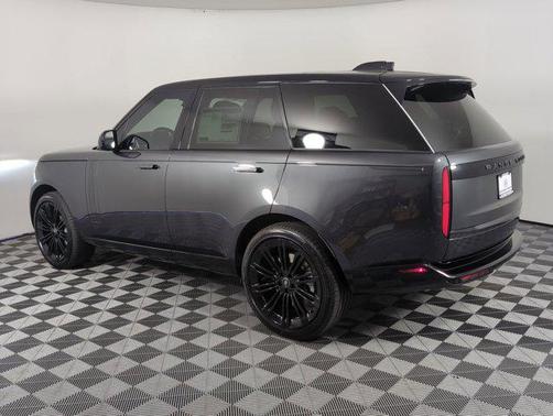 2025 Land Rover Range Rover P530 SE