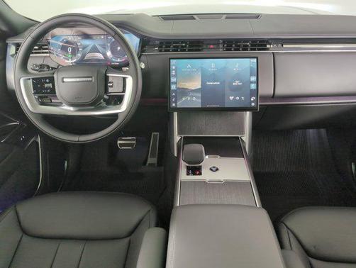 2025 Land Rover Range Rover P530 SE