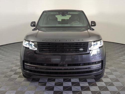 2025 Land Rover Range Rover P530 SE
