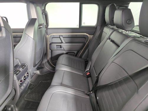 2025 Land Rover Defender P635 OCTA