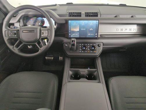 2025 Land Rover Defender P635 OCTA