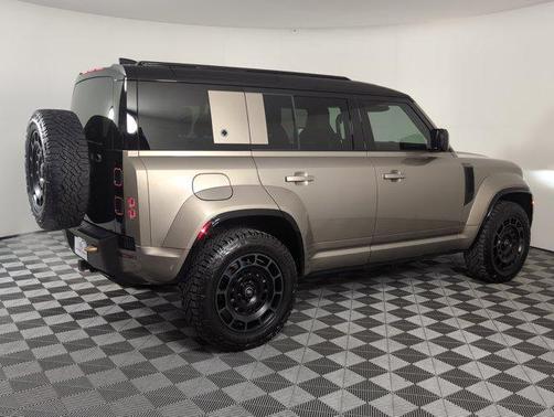 2025 Land Rover Defender P635 OCTA
