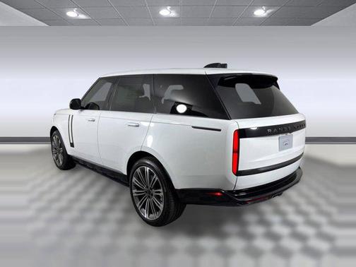 2025 Land Rover Range Rover P530 SE
