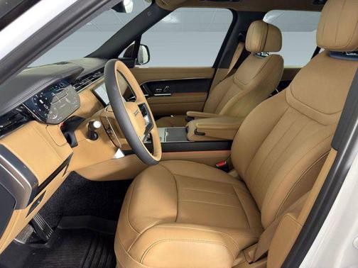 2025 Land Rover Range Rover P530 SE