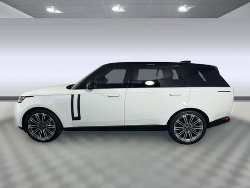 White 2024 Land Rover Range Rover P400 SE