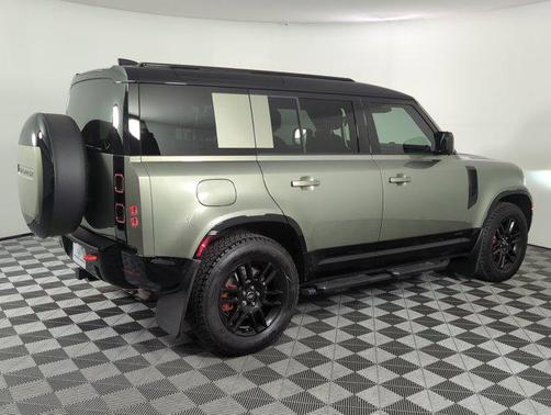 2025 Land Rover Defender 110 P400 X