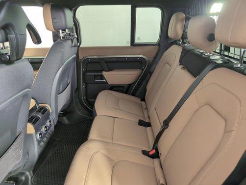 2025 Land Rover Defender 110 P400 X