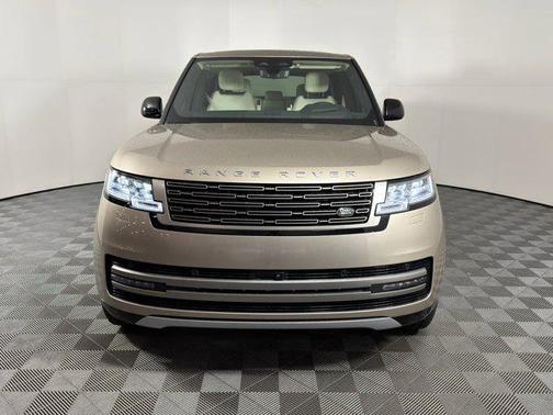 2026 Land Rover Range Rover P530 SE