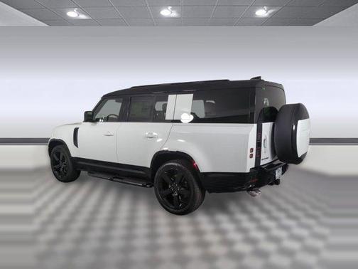 2026 Land Rover Defender V8