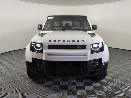 2026 Land Rover Defender V8