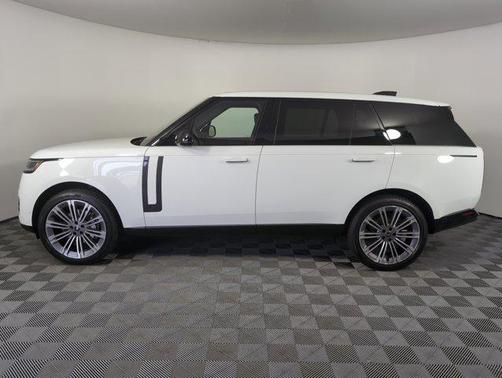 2025 Land Rover Range Rover P400 SE 7 Seat
