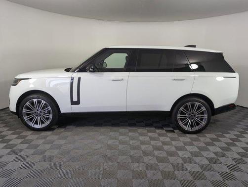 2025 Land Rover Range Rover P400 SE 7 Seat
