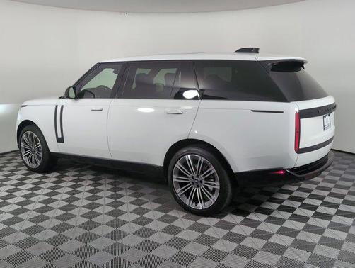 2025 Land Rover Range Rover P400 SE 7 Seat