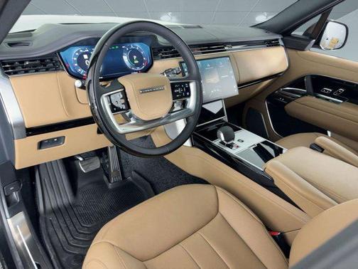 2026 Land Rover Range Rover P550e Autobiography