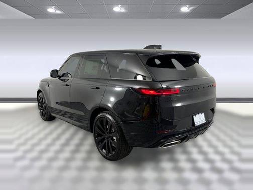 Santorini Black Metallic 2026 Land Rover Range Rover Sport SE