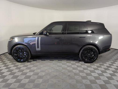 2025 Land Rover Range Rover P530 SE