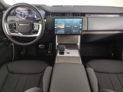 2025 Land Rover Range Rover P530 SE