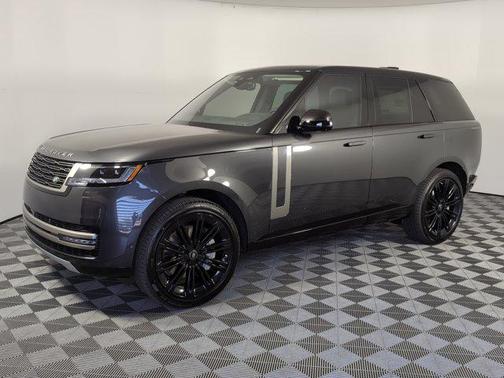2025 Land Rover Range Rover P530 SE