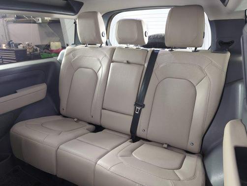 2024 Land Rover Defender 90 P300 S