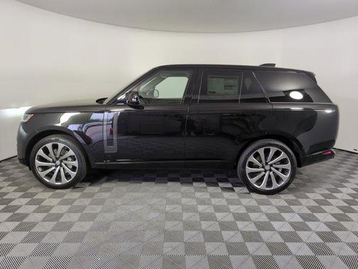 2025 Land Rover Range Rover P530 SE