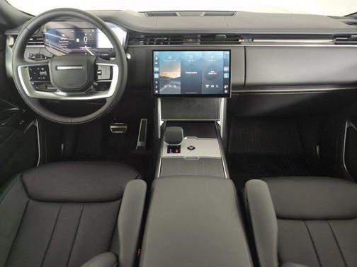 2025 Land Rover Range Rover P530 SE