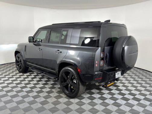 2026 Land Rover Defender P400 X-Dynamic SE
