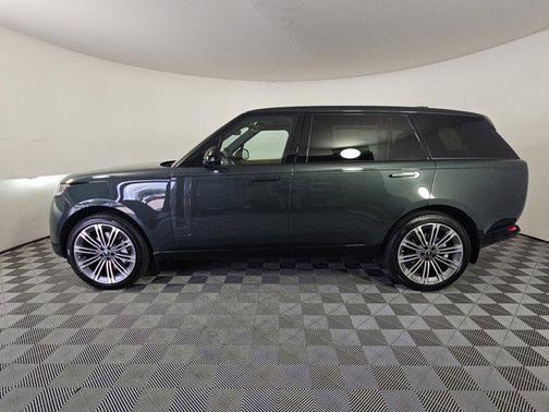 2025 Land Rover Range Rover P530 SE 7 Seat