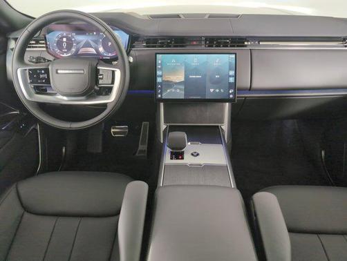 2025 Land Rover Range Rover P530 SE